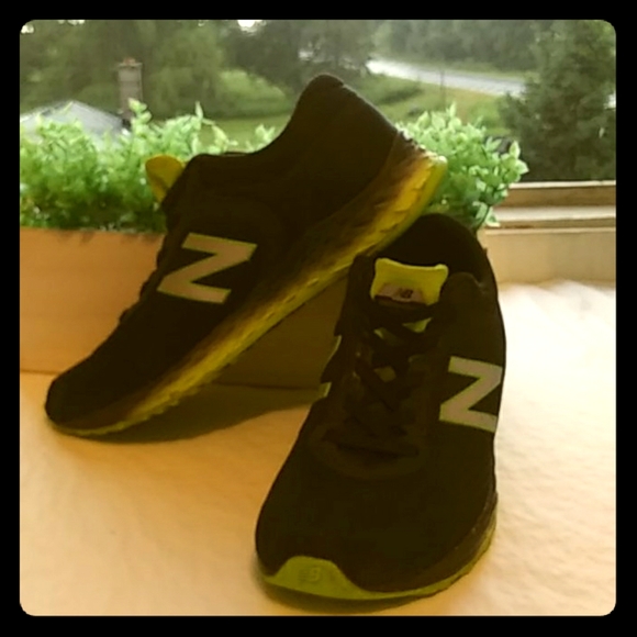 new balance no tie tennis shoes